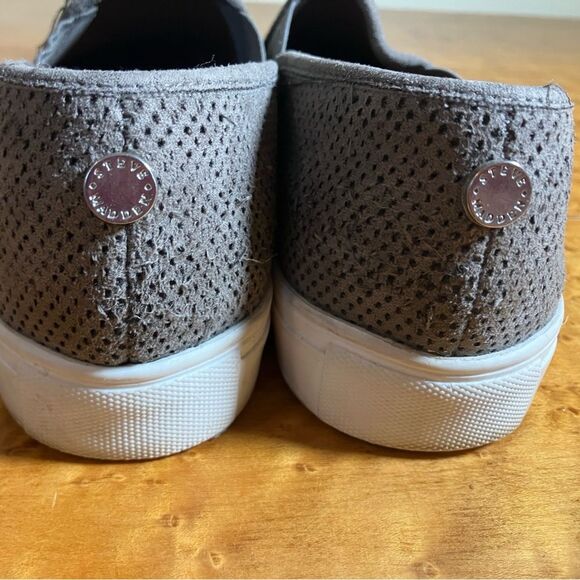 Steve Madden boat shoes, olive green, great condition size 6M - Picture 6 of 7